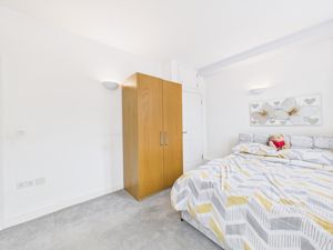 Bedroom- click for photo gallery